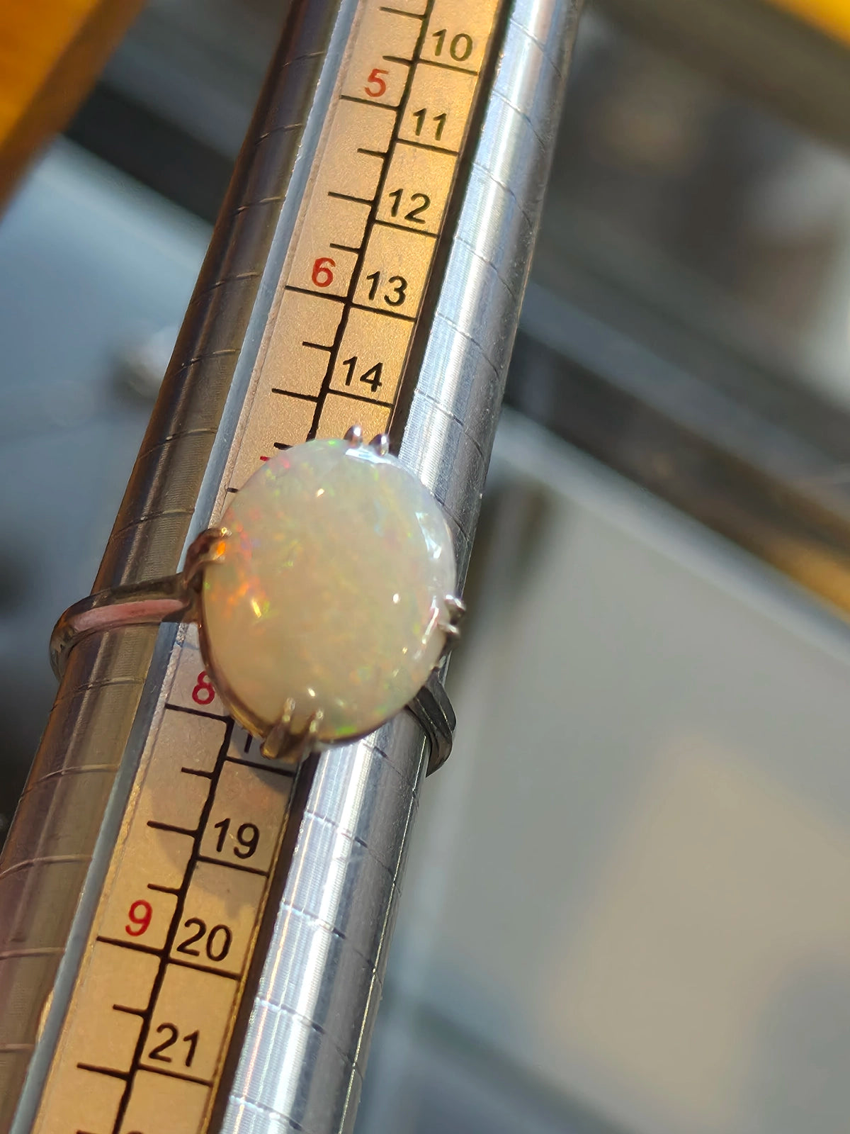 Platinum pt900 and opal ring