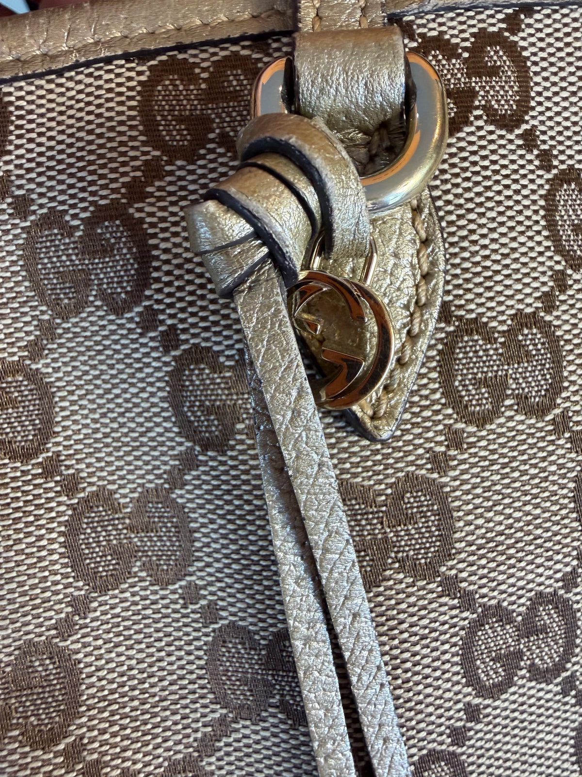 Gucci handbag/crossbody