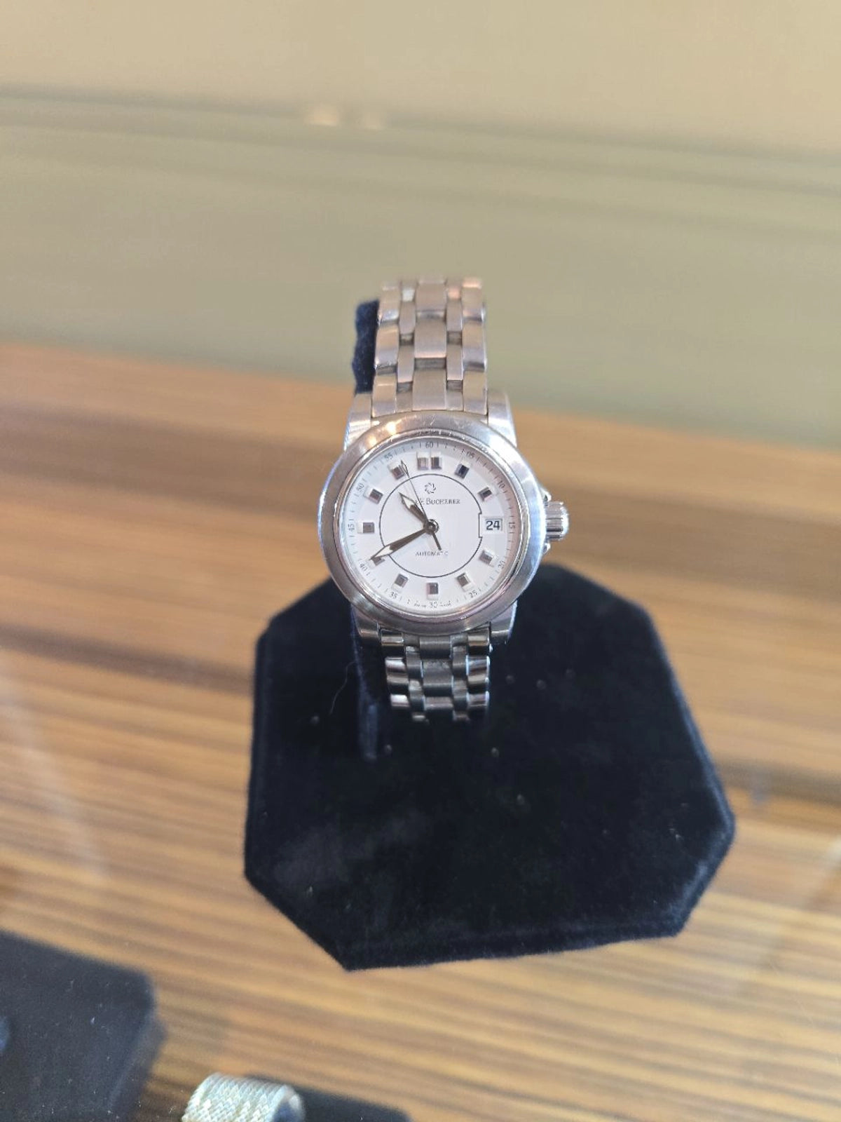 Carl F Bucherer Ladies White Dial on Steel 00.10621.08.23.21. Complete
