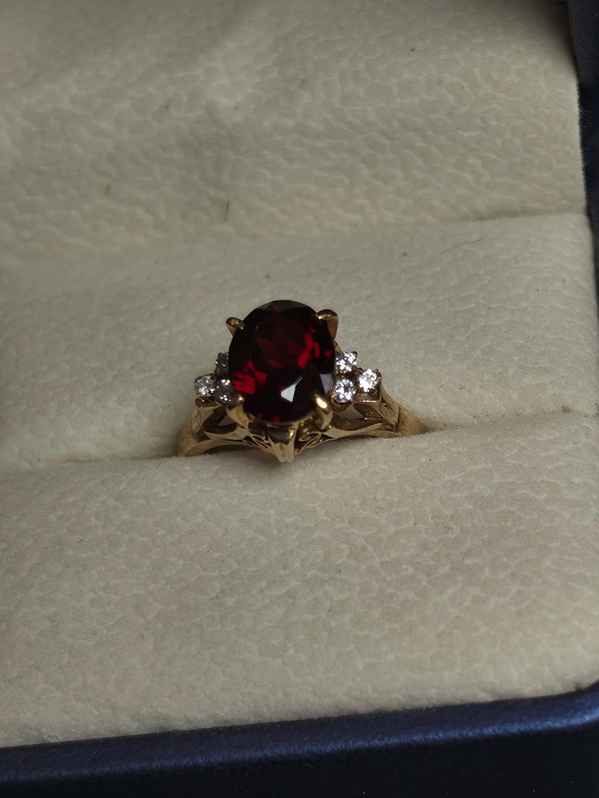 9ct gold, Garnet and Diamond ring