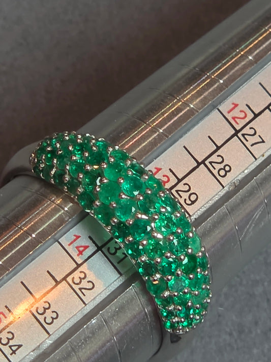18k white gold / emerald ring