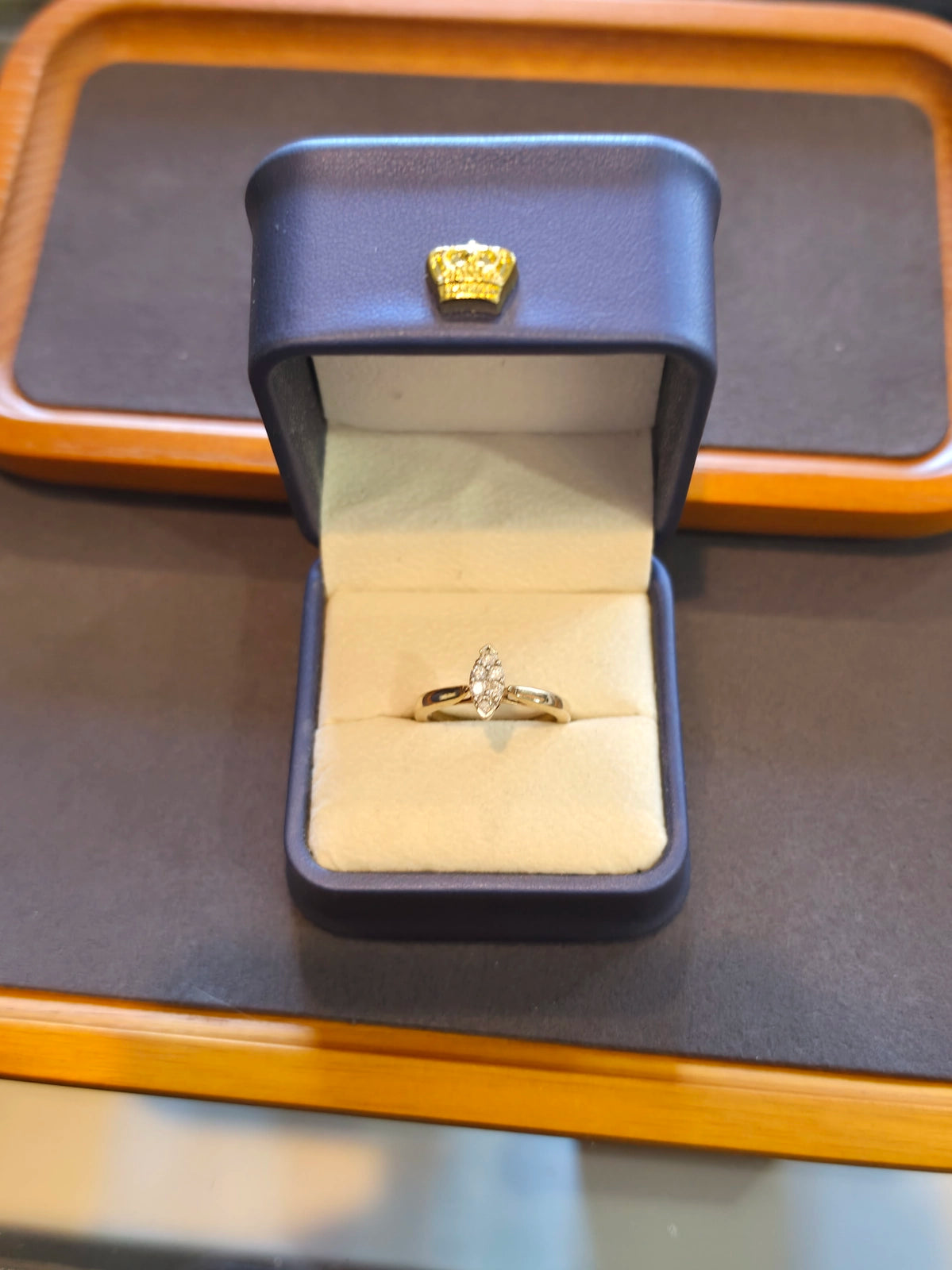 10k yellow gold diamond ring antique with Box