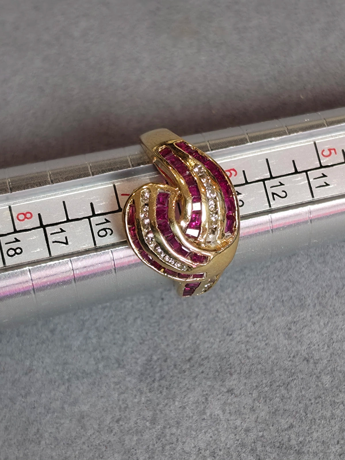 K18 ruby / diamond ring