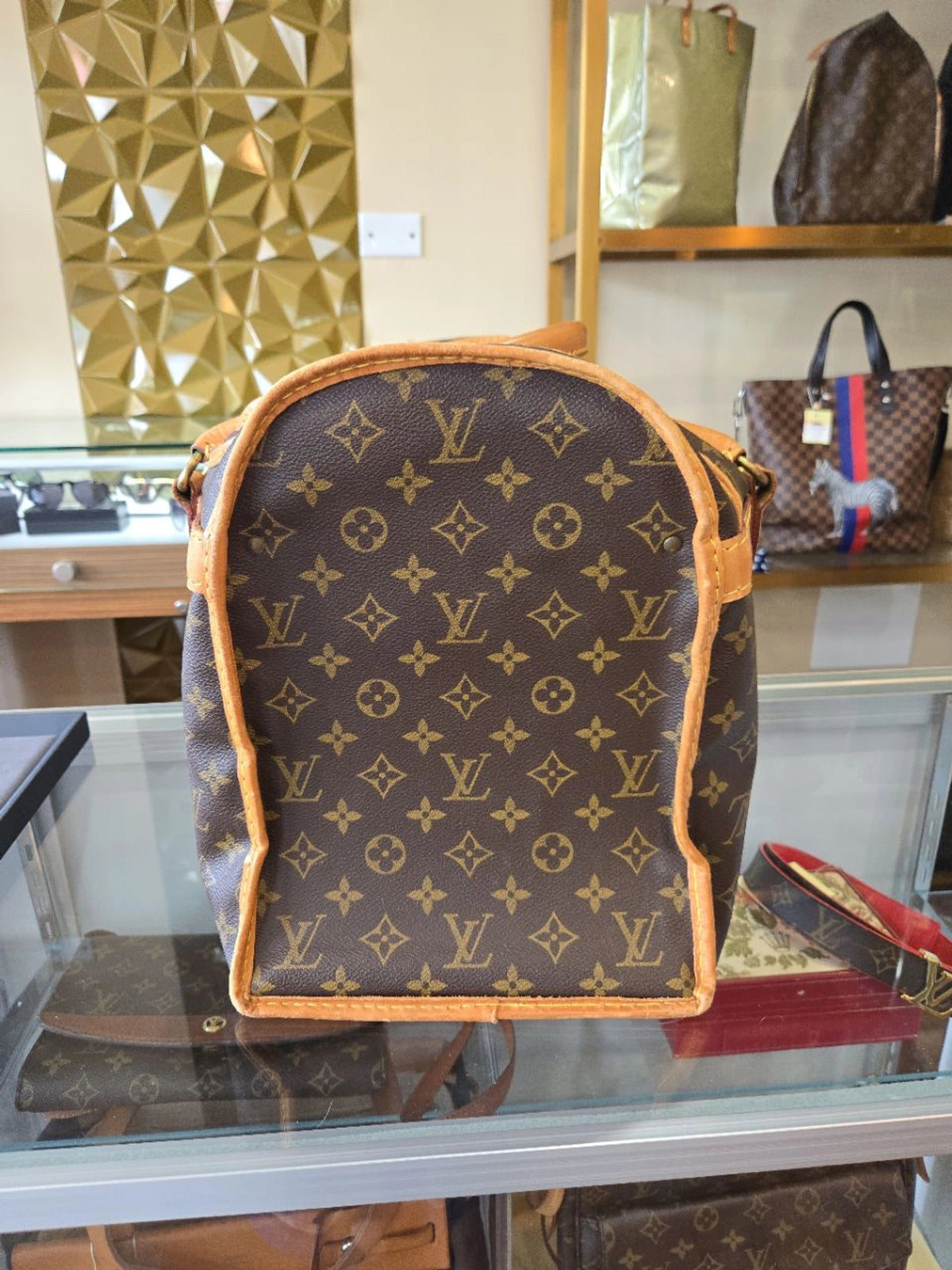 Louis Vuitton T Sac Chein NA