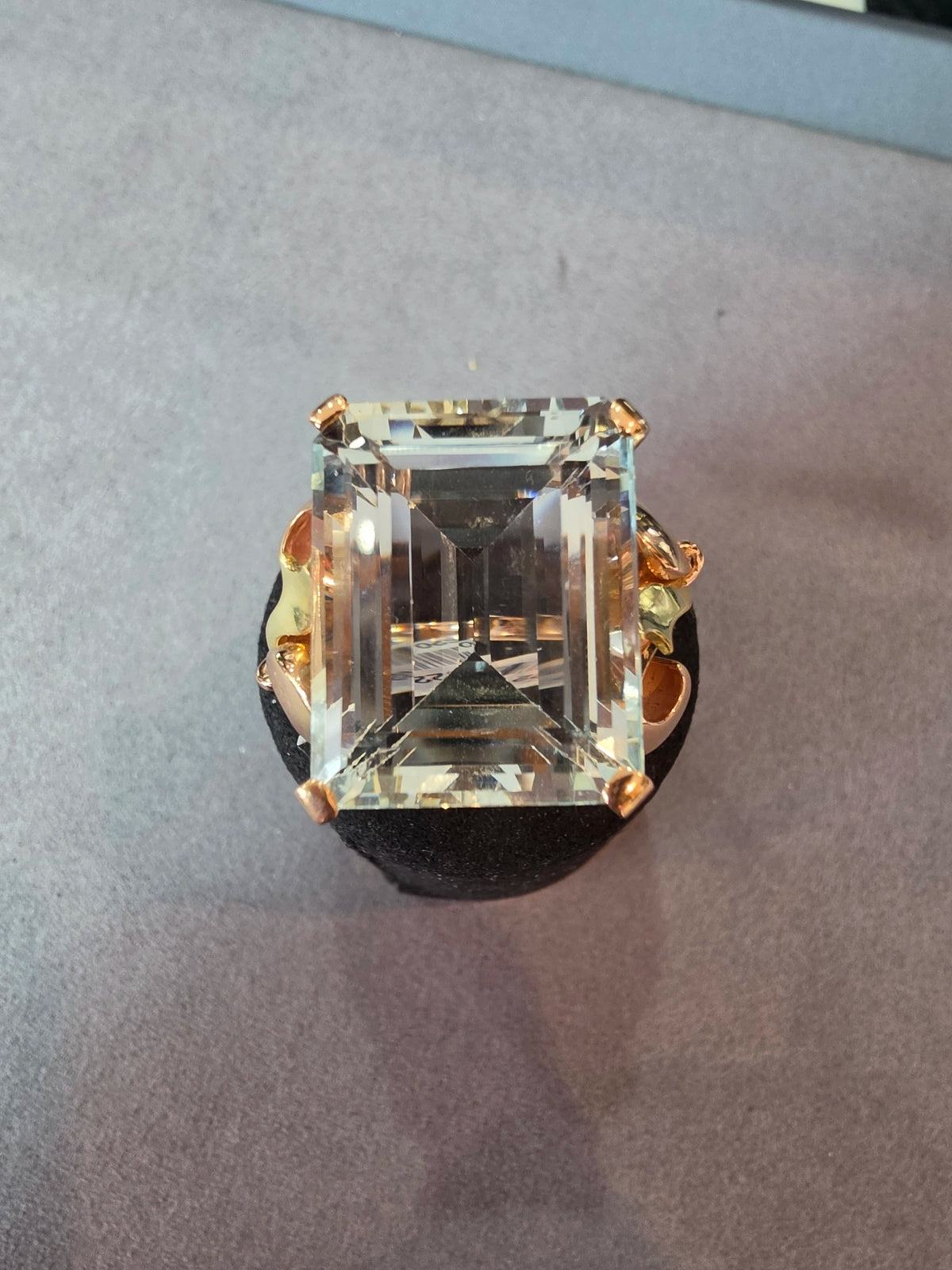 R11022 with Box