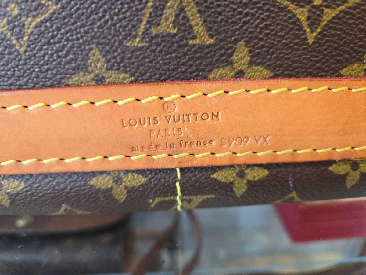 Louis Vuitton T Sac Chein NA