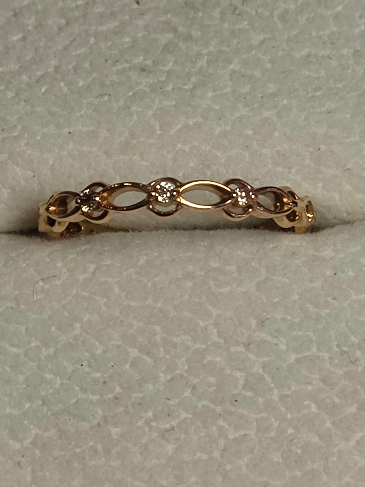 10k yellow gold / diamond ring