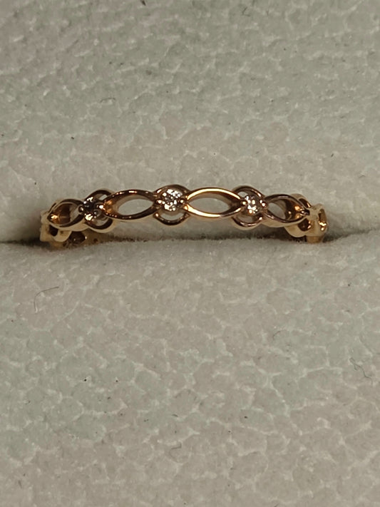 10k yellow gold / diamond ring