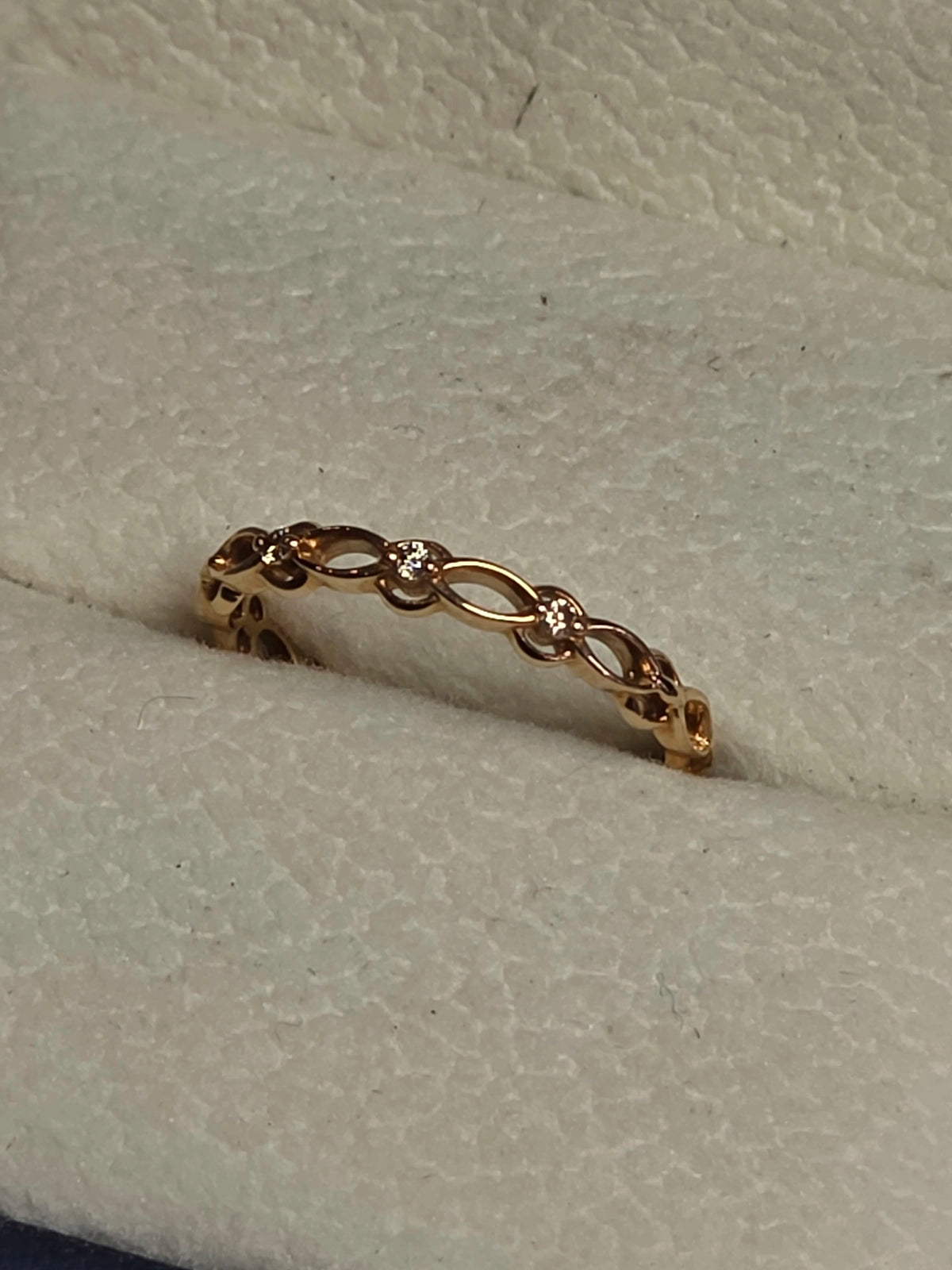 10k yellow gold / diamond ring