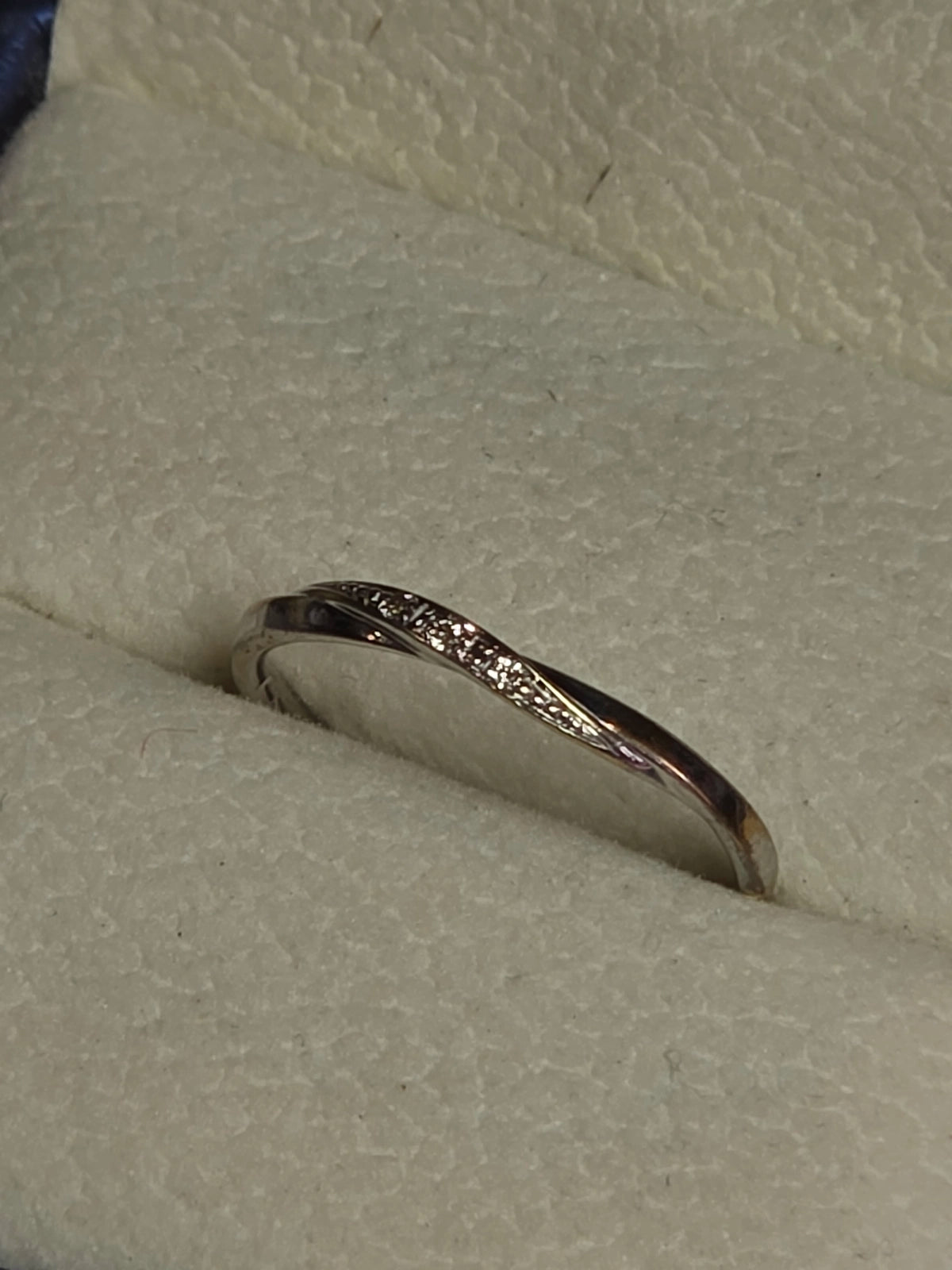 10k white gold diamond ring