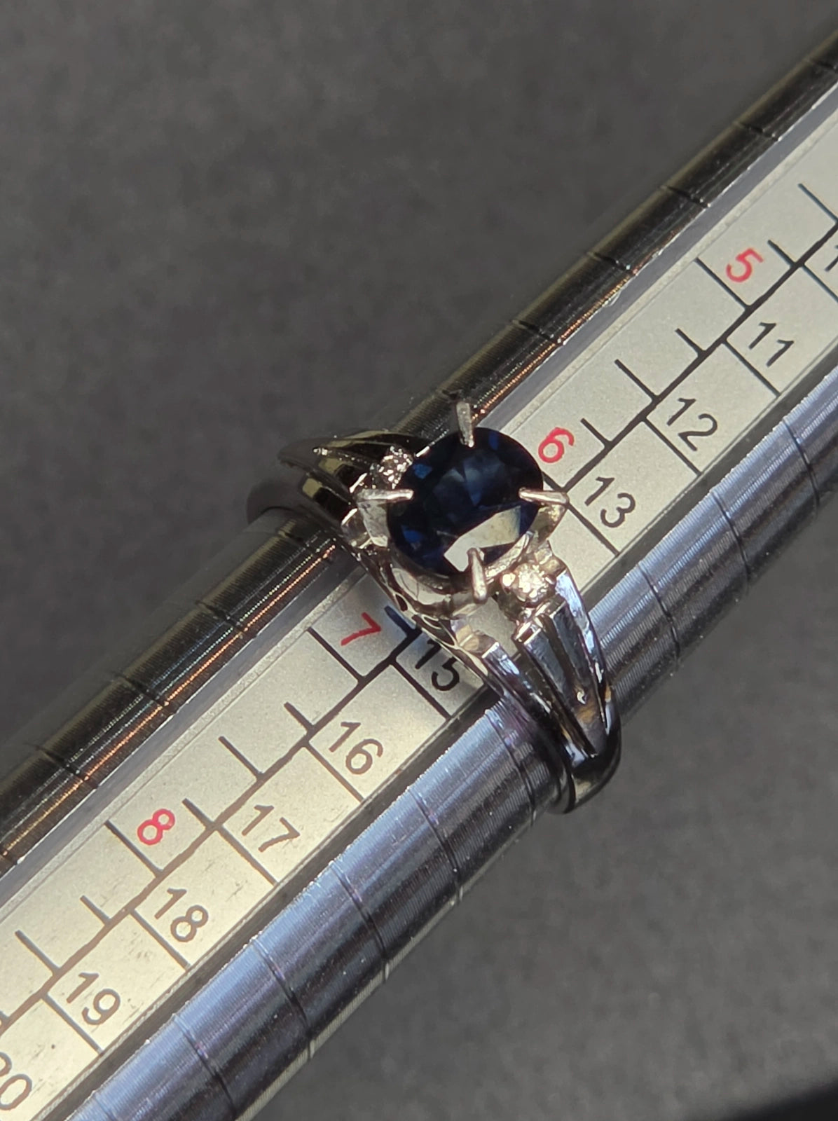 Platinum 900 sapphire diamond ring