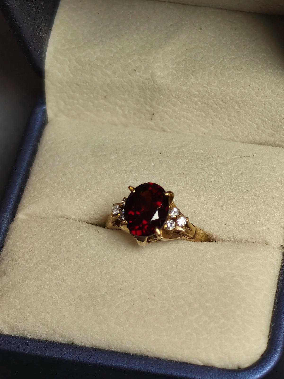 9ct gold, Garnet and Diamond ring
