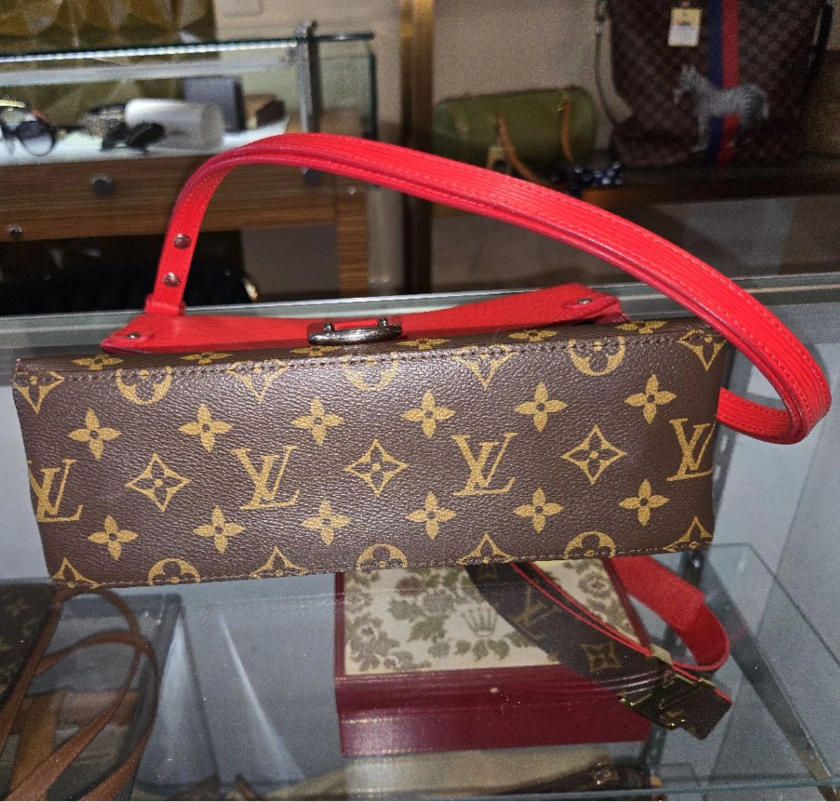 Louis Vuitton Saint Michael NA